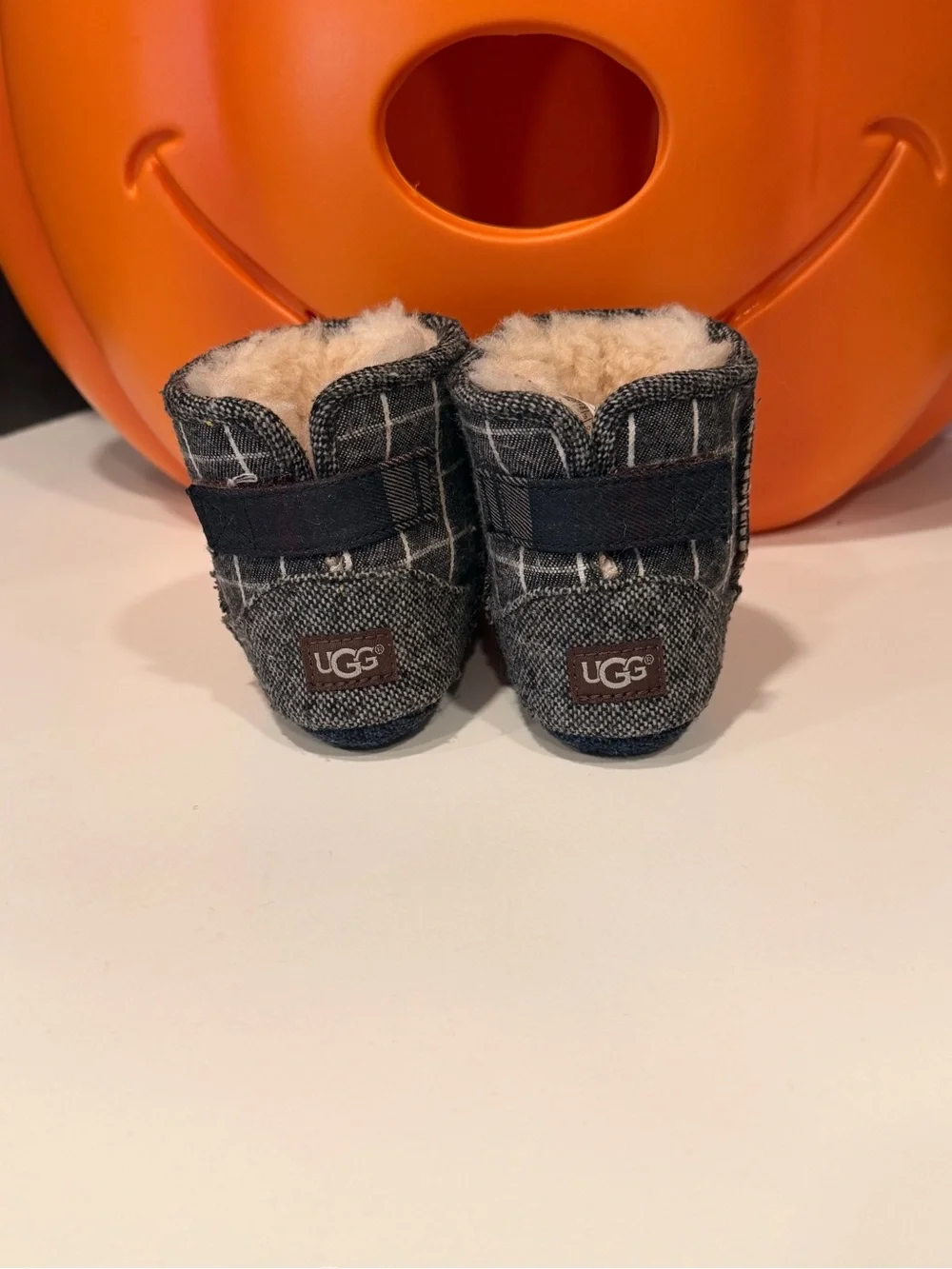 UGG Kids Plaid Shearling-Lined Boots - Black/Tan